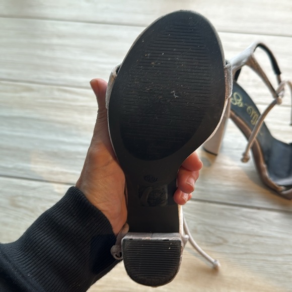 So Me Gracie Grey Velvet Lace-Up Heels with Ankle Ties and Chunky Block Heels - Picture 3 of 5